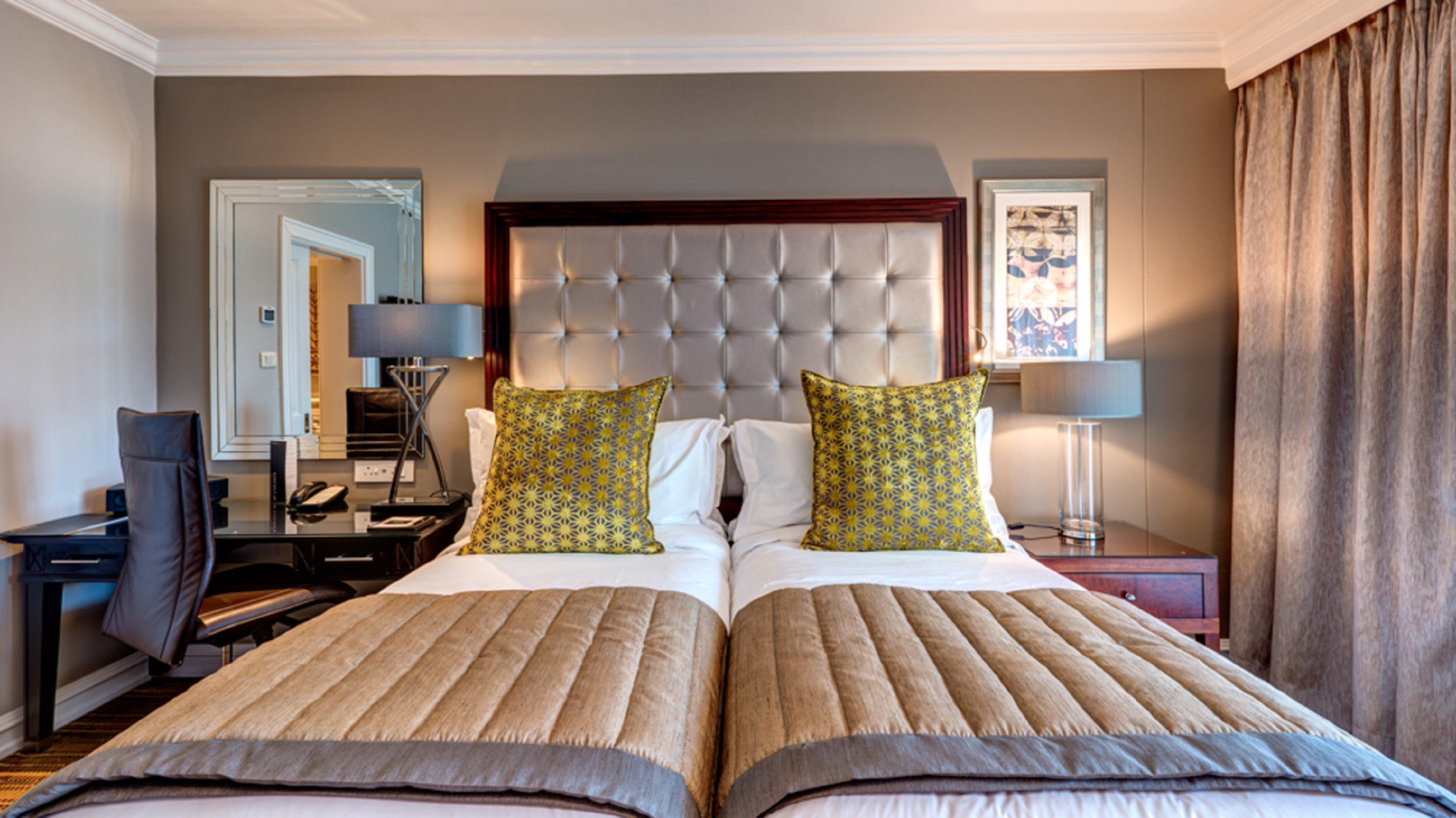 Intercontinental Johannesburg Or Tambo Airport Hotel By Ihg Kempton Park Zewnętrze zdjęcie A bedroom at the hotel