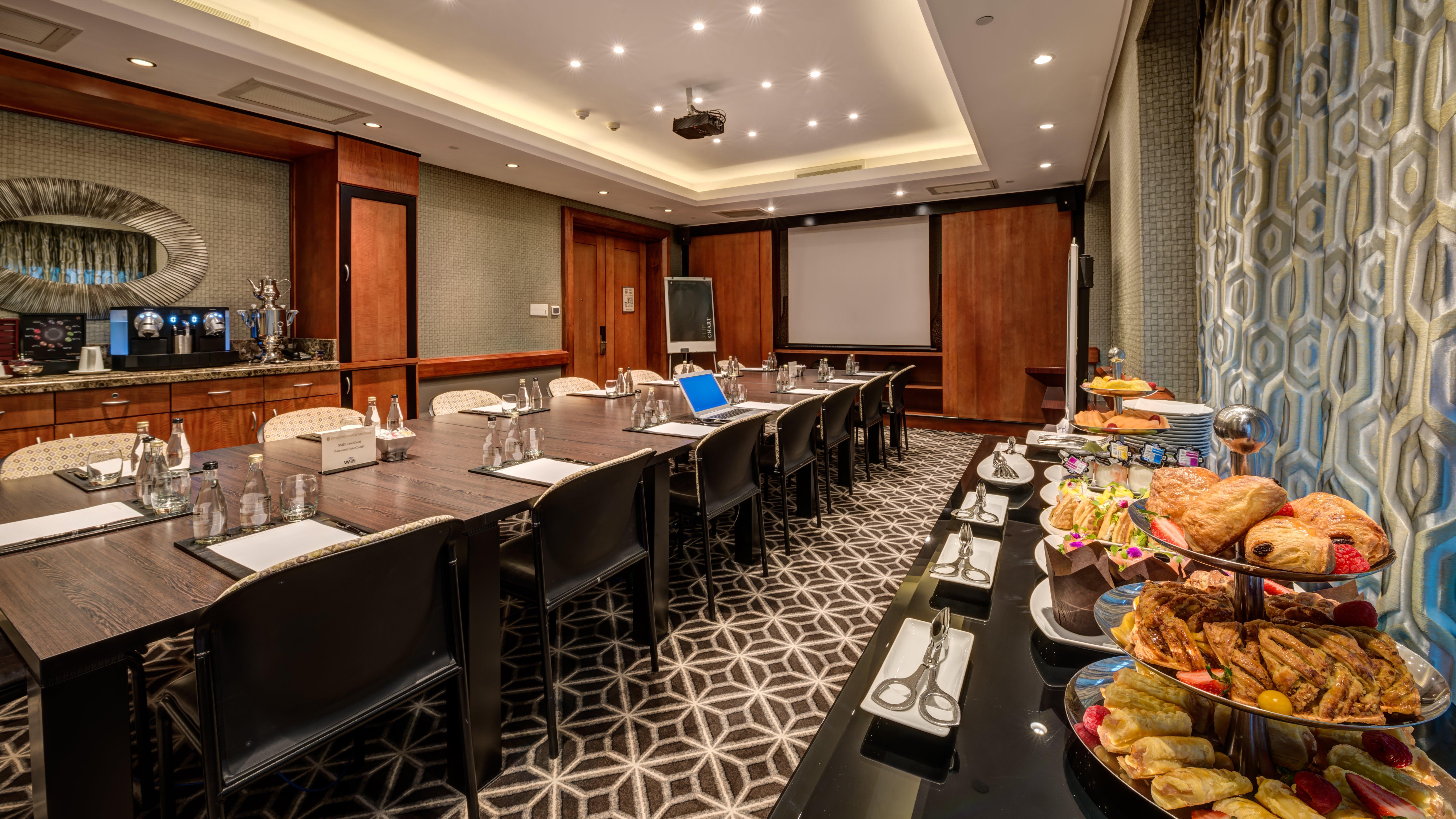 Intercontinental Johannesburg Or Tambo Airport Hotel By Ihg Kempton Park Zewnętrze zdjęcie Meeting room at the hotel