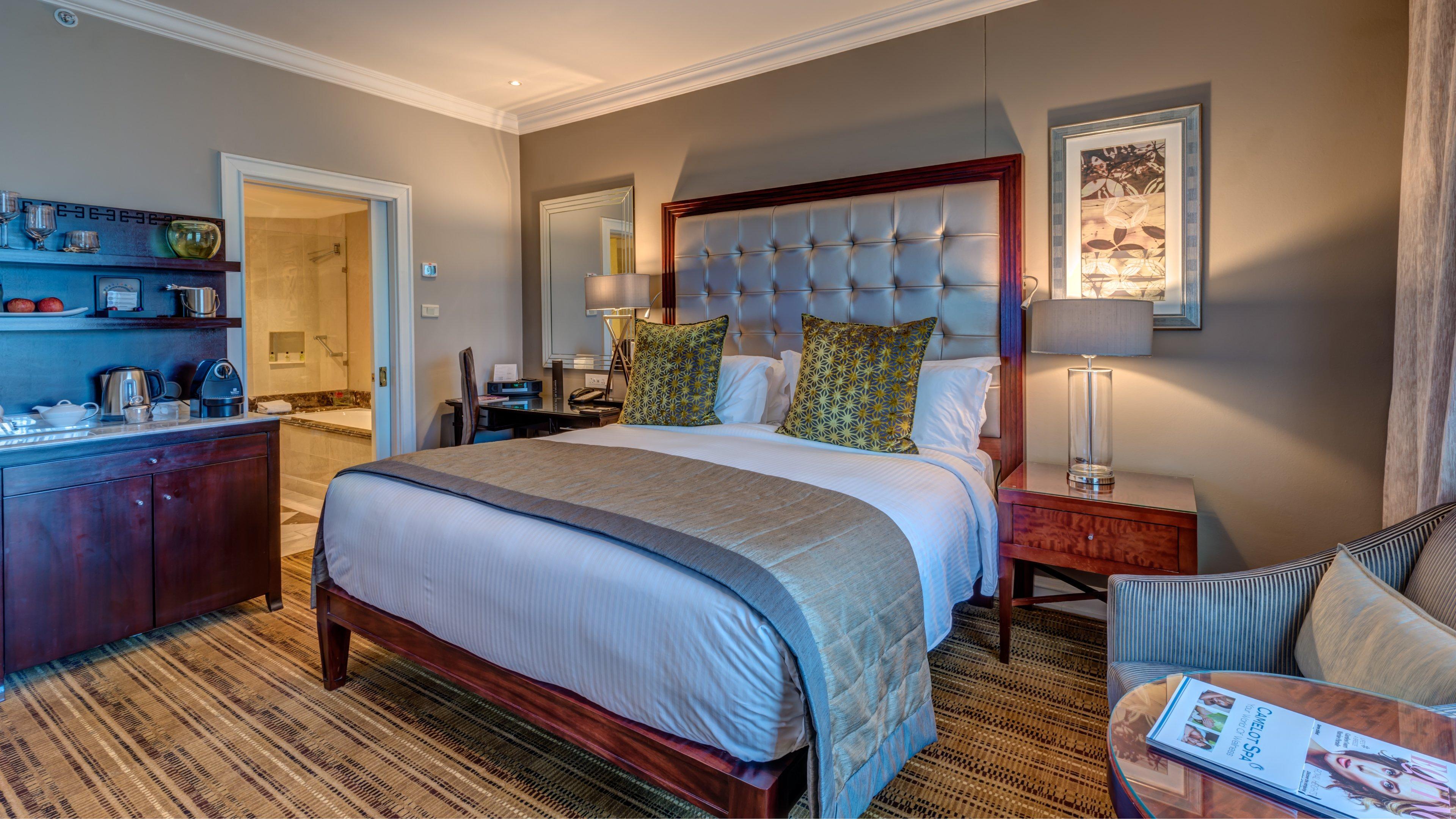 Intercontinental Johannesburg Or Tambo Airport Hotel By Ihg Kempton Park Zewnętrze zdjęcie A bedroom at the Taj Mahal Palace