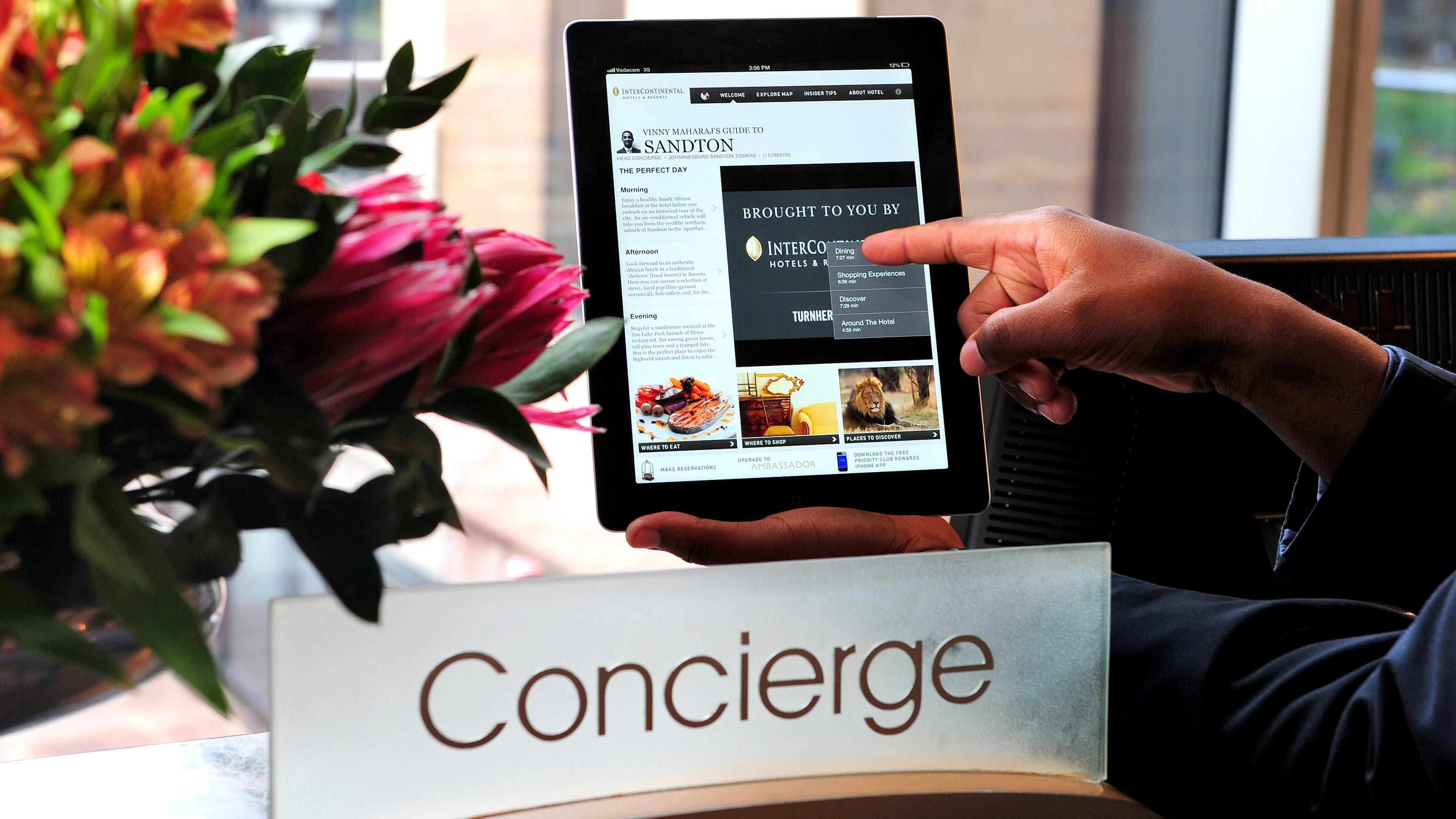 Intercontinental Johannesburg Or Tambo Airport Hotel By Ihg Kempton Park Zewnętrze zdjęcie Concierge service