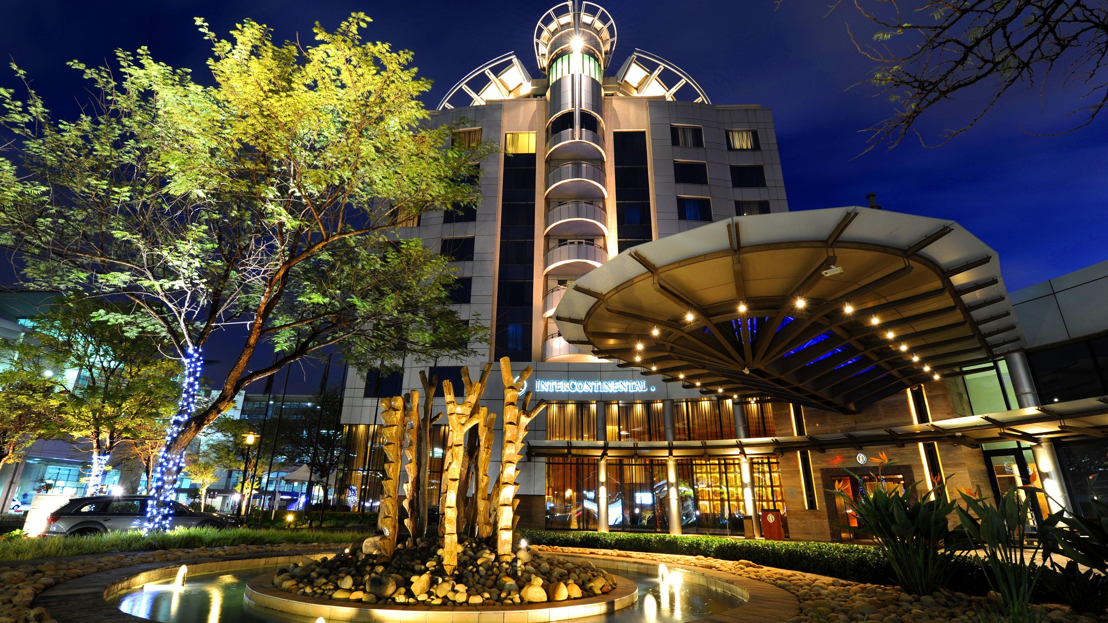 Intercontinental Johannesburg Or Tambo Airport Hotel By Ihg Kempton Park Zewnętrze zdjęcie The Royal