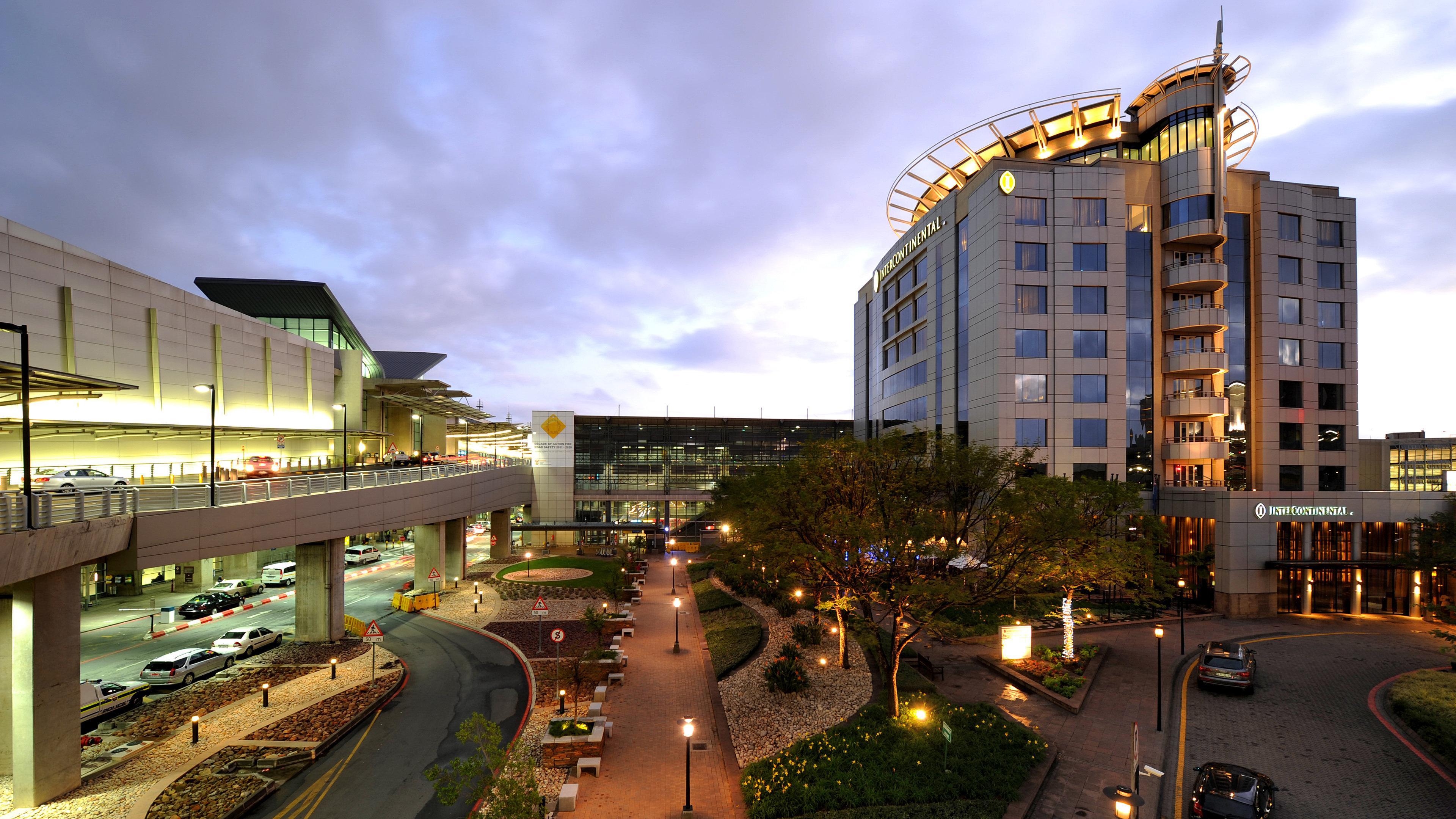 Intercontinental Johannesburg Or Tambo Airport Hotel By Ihg Kempton Park Zewnętrze zdjęcie The Village at San Diego International Airport