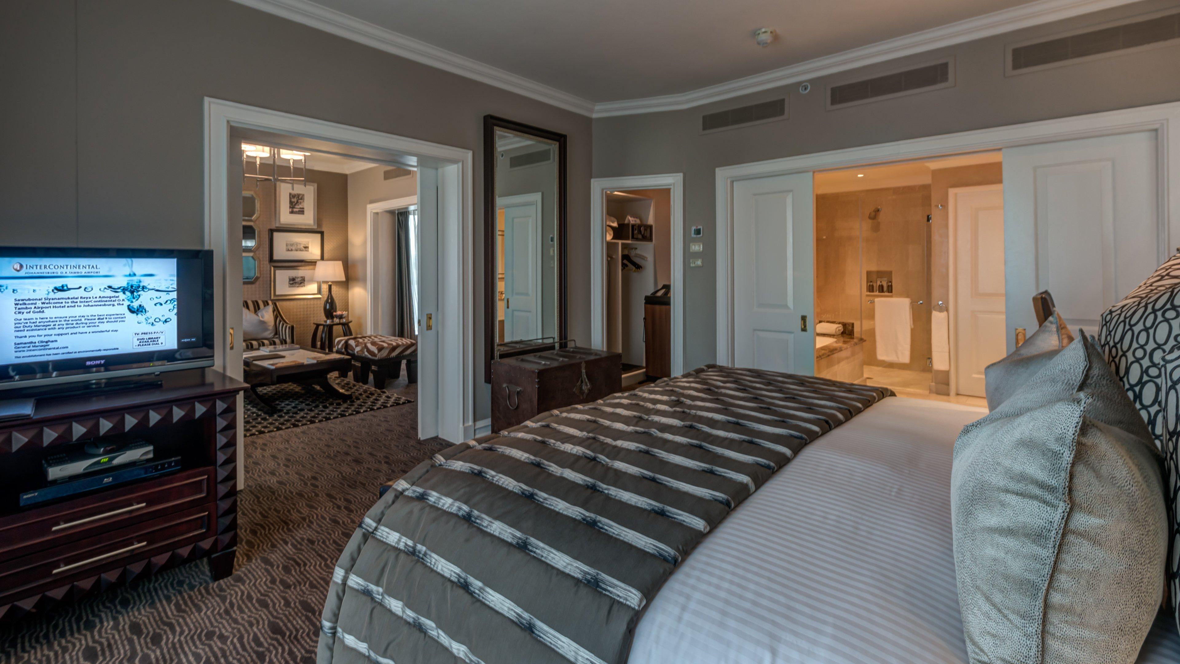 Intercontinental Johannesburg Or Tambo Airport Hotel By Ihg Kempton Park Zewnętrze zdjęcie A suite at the Ritz-Carlton, DIFC