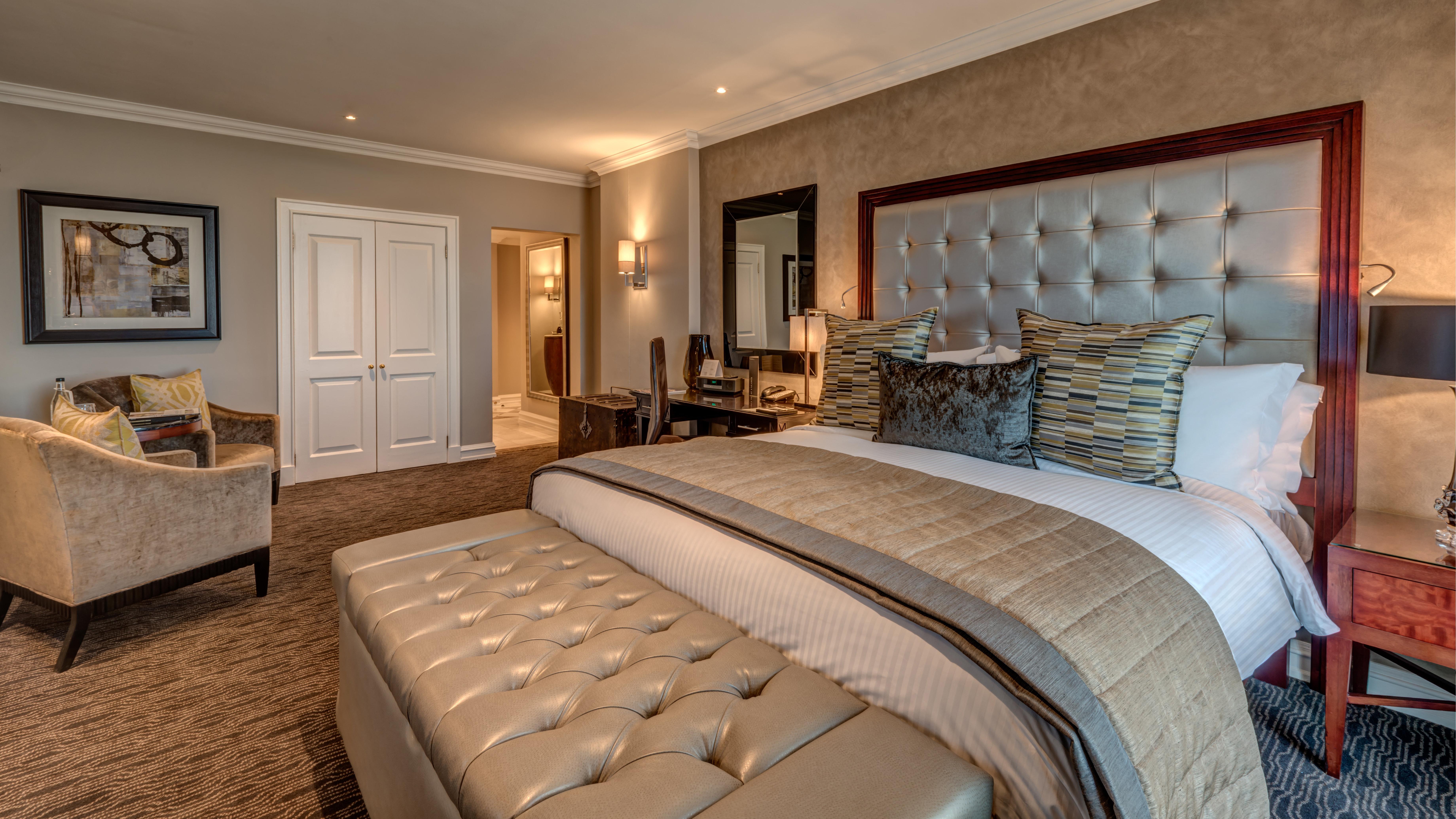 Intercontinental Johannesburg Or Tambo Airport Hotel By Ihg Kempton Park Zewnętrze zdjęcie A bedroom at The Dorchester